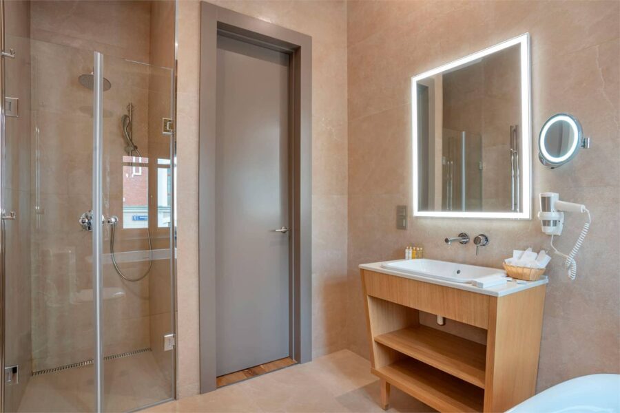 Hotel Parradosso Room Deluxe Suite with bath Image 2