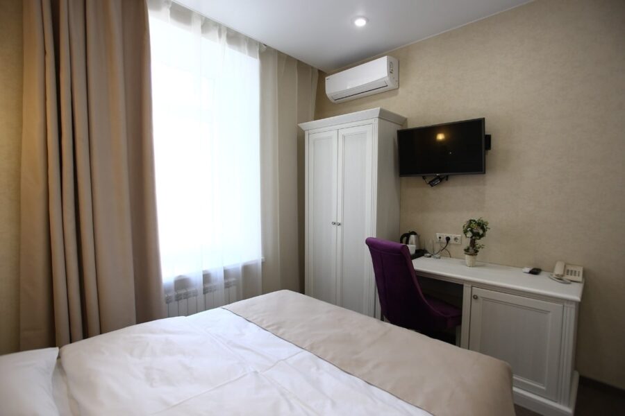 Hotel Tchaikovsky Room Superior Image 1