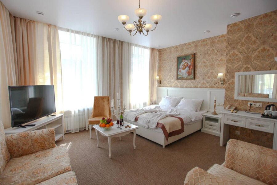 Hotel Tchaikovsky Room Deluxe with panoramic view Image 1